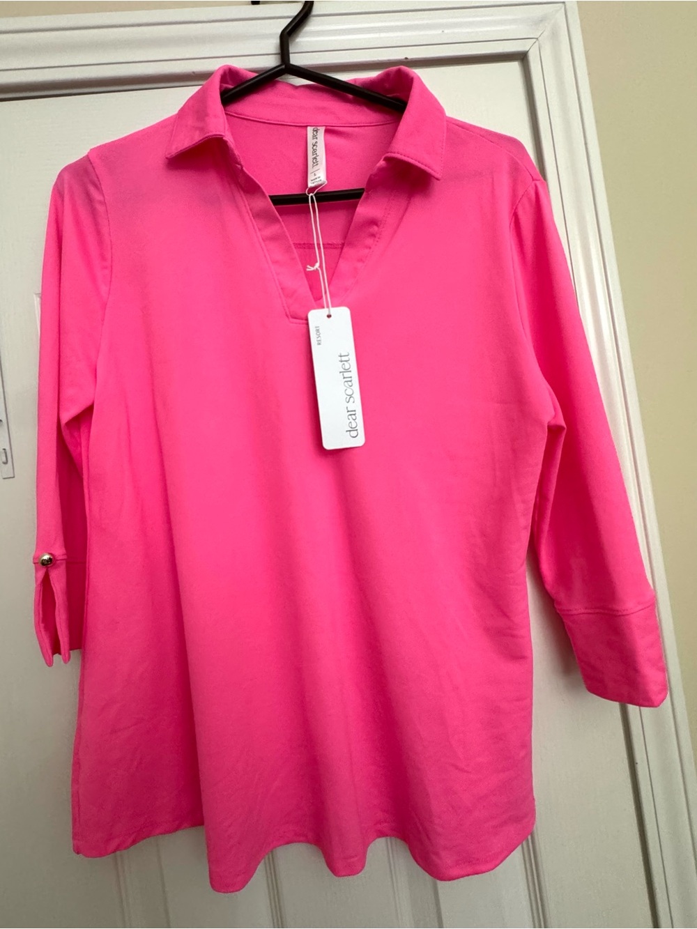BRAND NEW Dear Scarlett Women's Hot Pink Collared V-Neck Tunic Top
